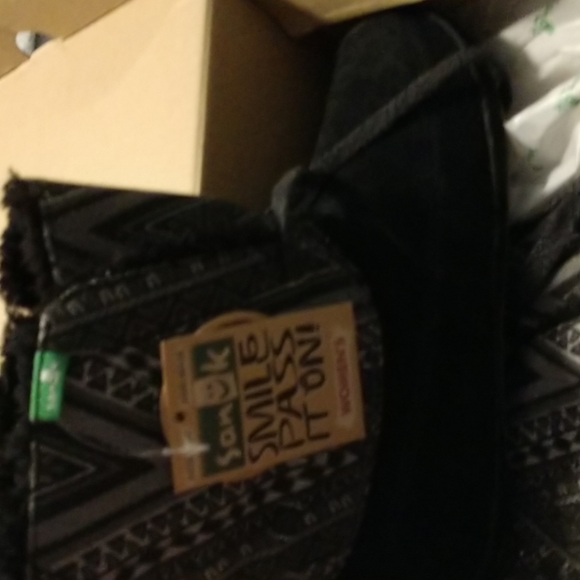 Shoes - Picture 1 of 4